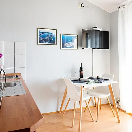 Jimy Apartment *