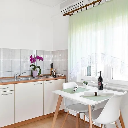 Jimy Apartment *